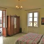 Отель Alhambra