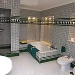 Alhambra מלון 2*