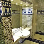 מלון Alhambra